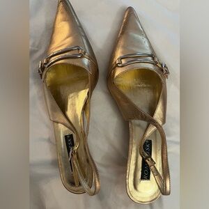 Elegant Gold Heels with Buckle Detail